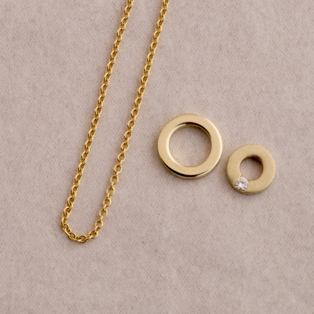 Kette mit zwei kleinen Ringen