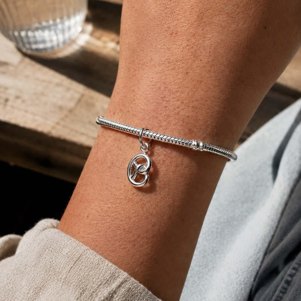 Brezel Charm aus 925 Silber für Armbänder