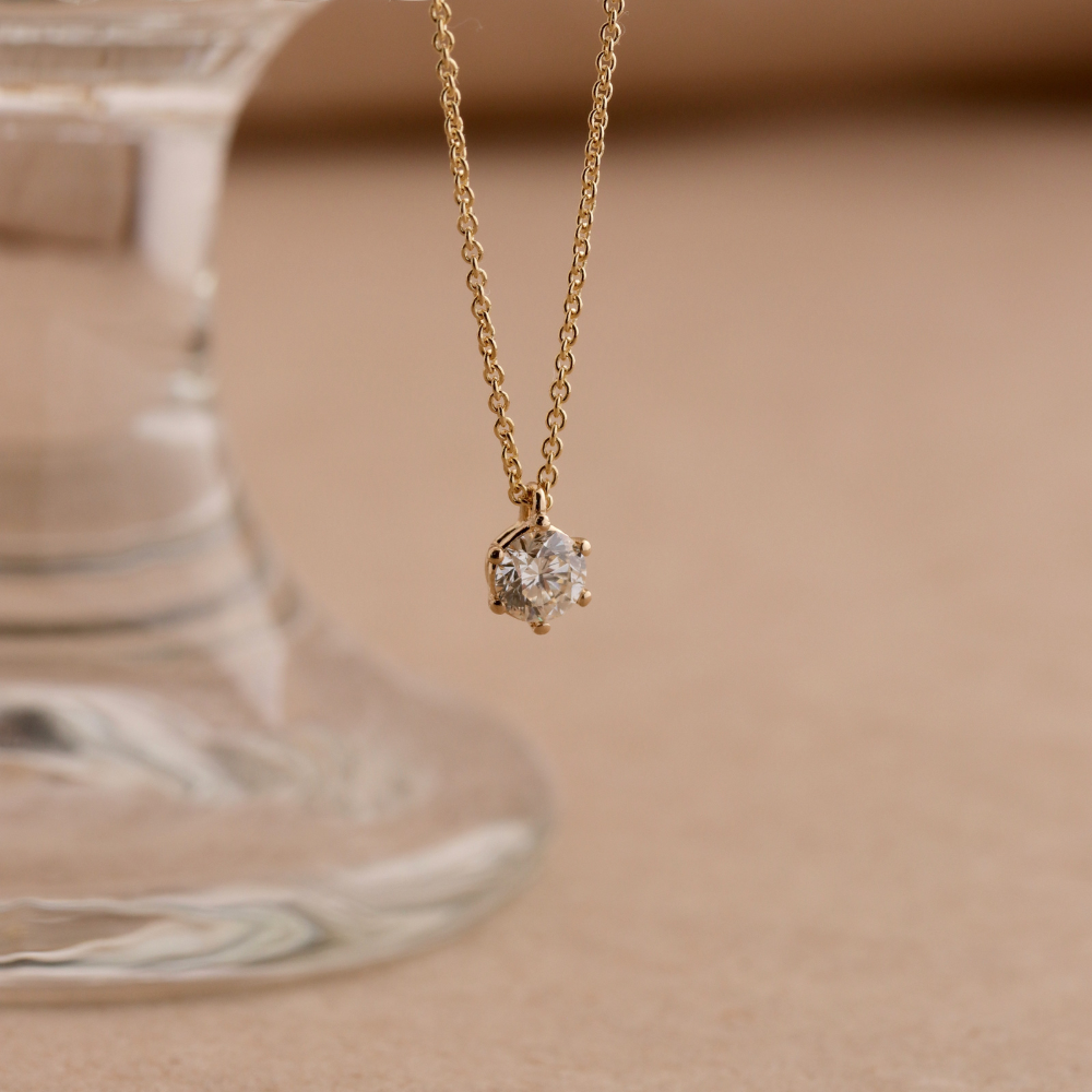 Kette mit Brillantanhänger