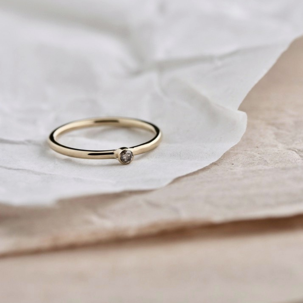 Solitär Ring Ninie gelb 0,05 ct