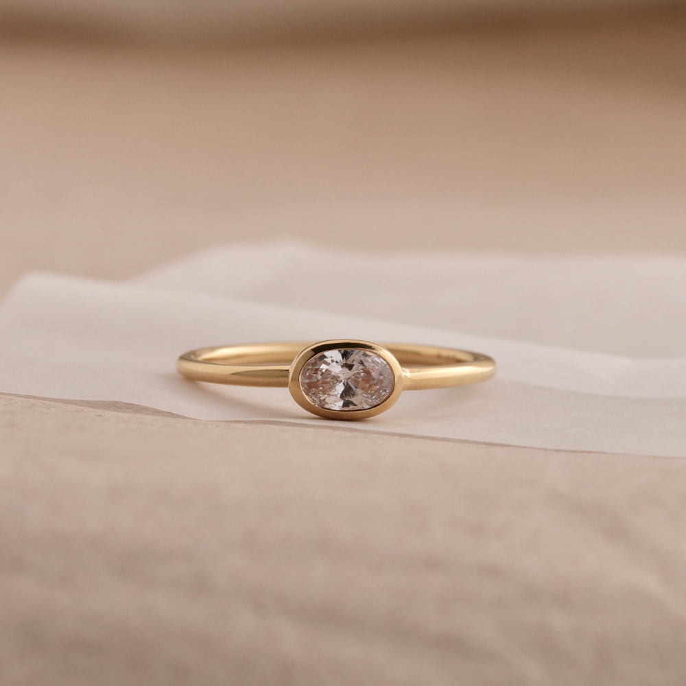 Ninie Oval – Diamantring 0,30 ct