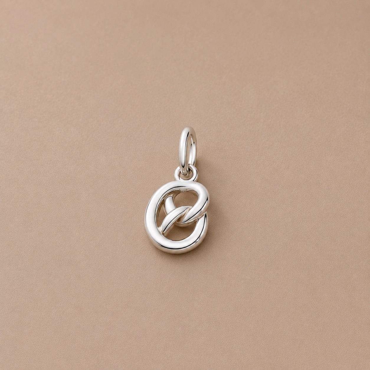 Brezel Charm aus 925 Silber für Armbänder